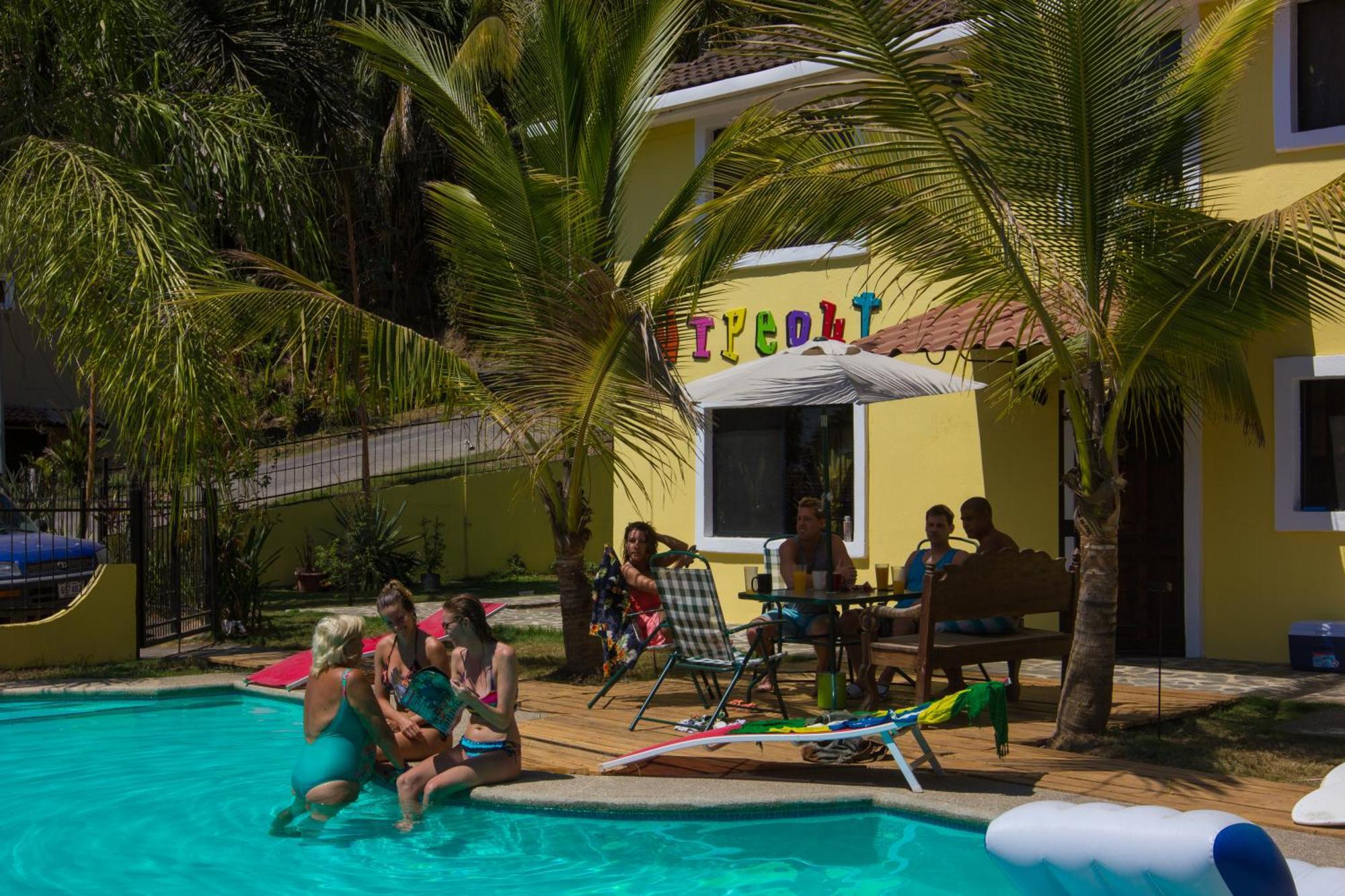 Wipeout Hostel Jacó Buitenkant foto