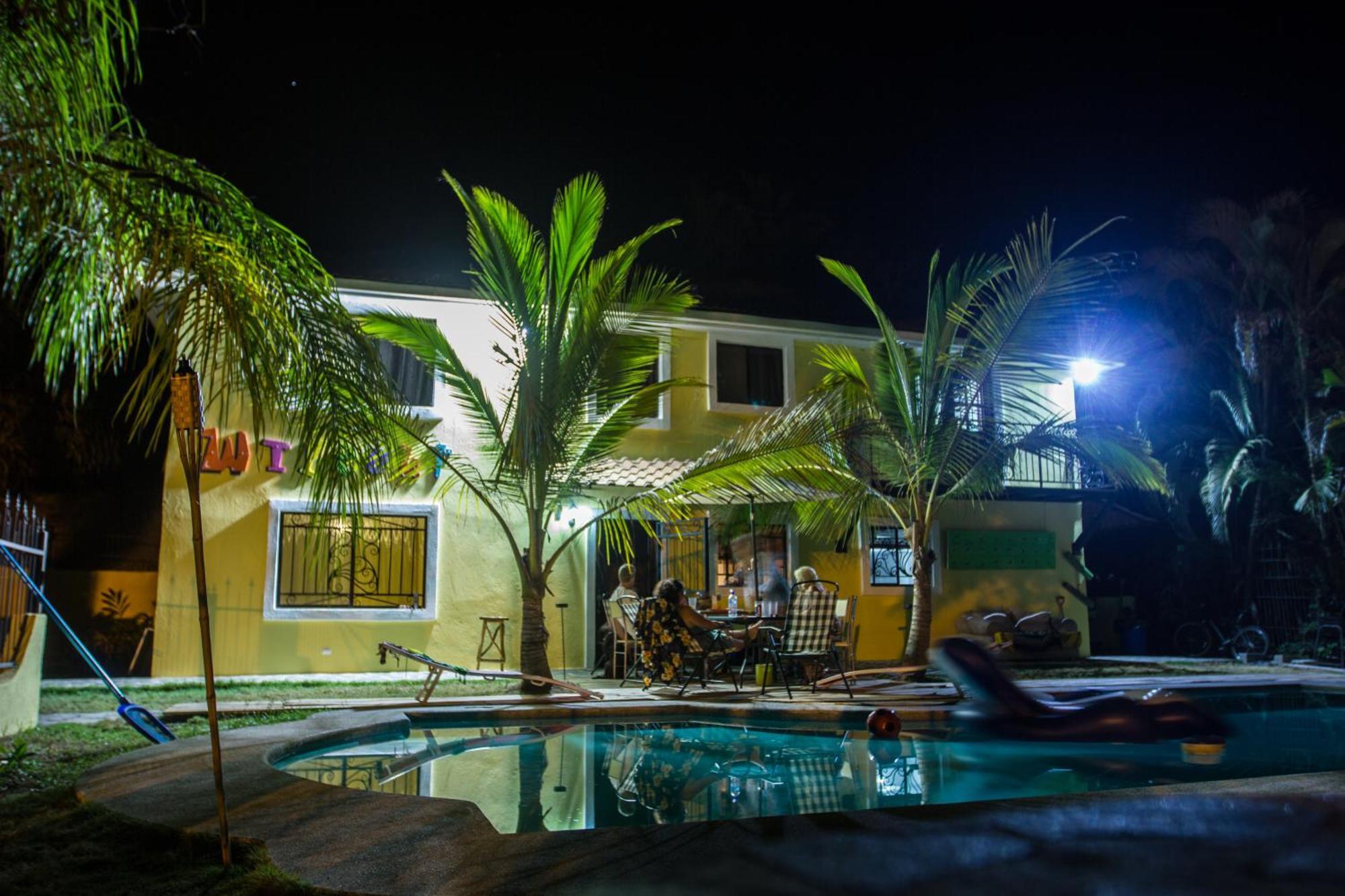 Wipeout Hostel Jacó Buitenkant foto