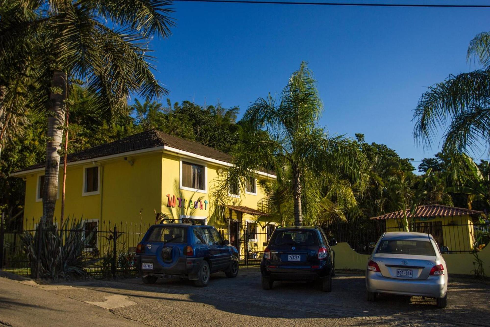 Wipeout Hostel Jacó Buitenkant foto